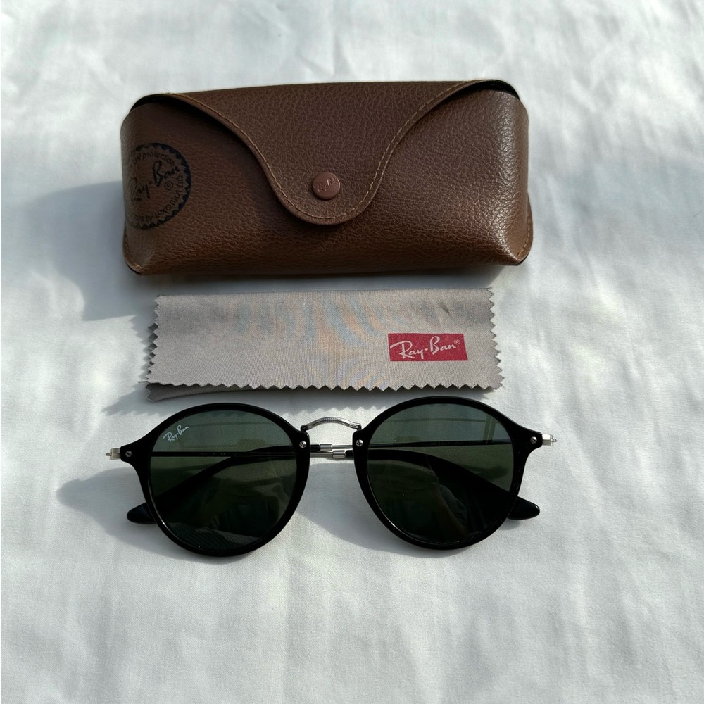 Ray Ban Round Fleck Black Sunglasses